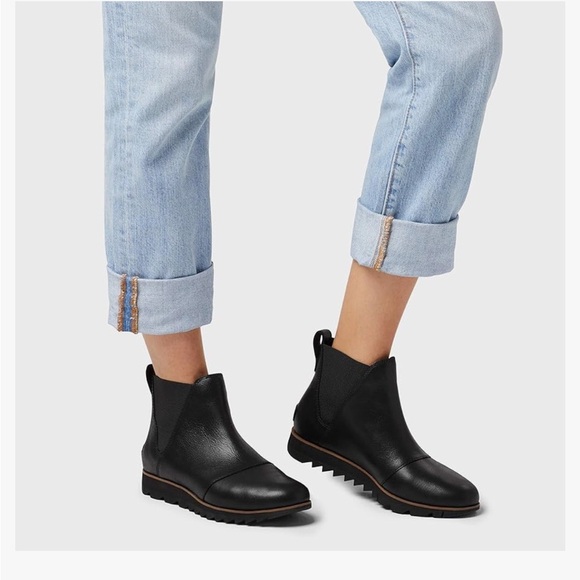 Sorel Shoes - Sorel Black Leather Ankle Boots size 11